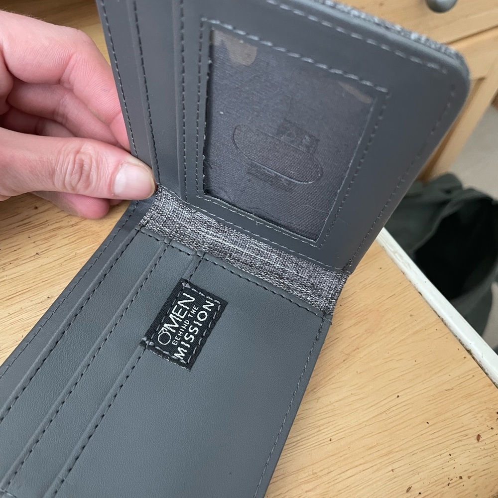 RFID Wallet - Picture 2 of 6